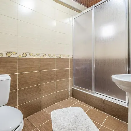 Flat With Balcony Close To Malls In Kagithane Apartment Istanbul
